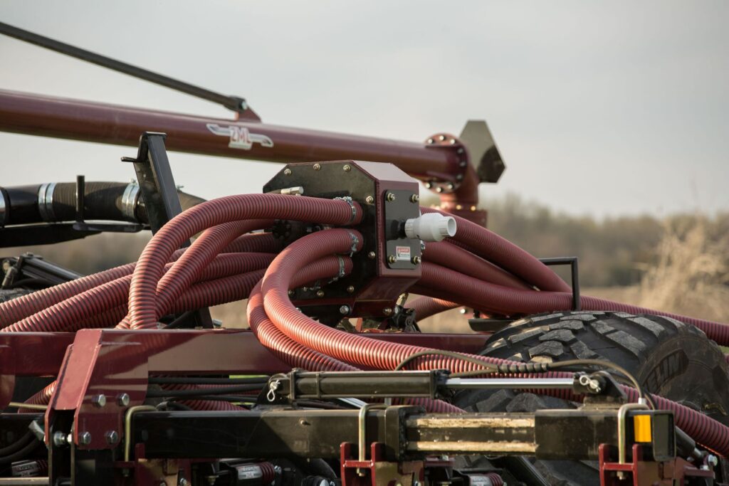 Dual Flow Manure Manifold on a Twin Row Pull Type Manure Injector